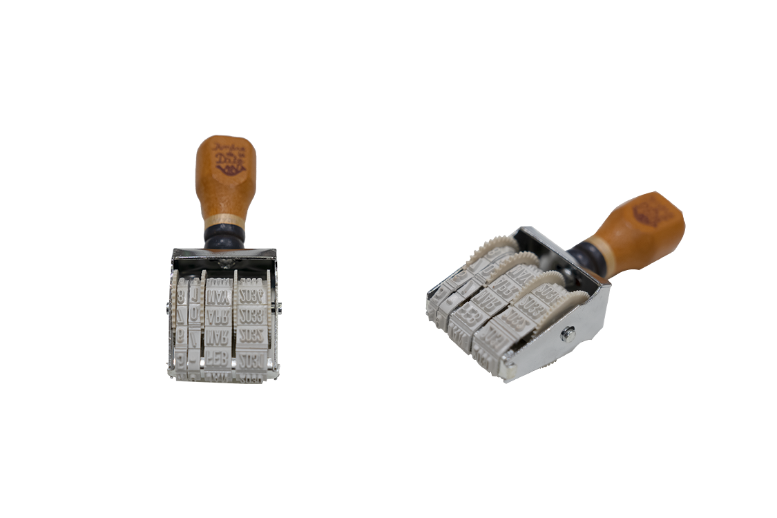 Knob-adjustable stamp